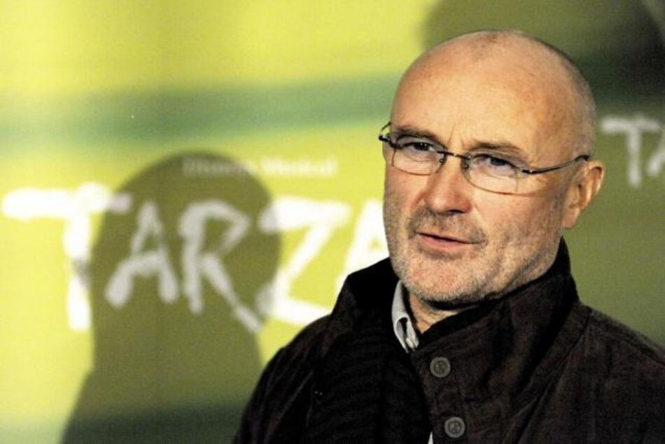 Publican video de Phil Collins de su presentación sorpresa en colegio