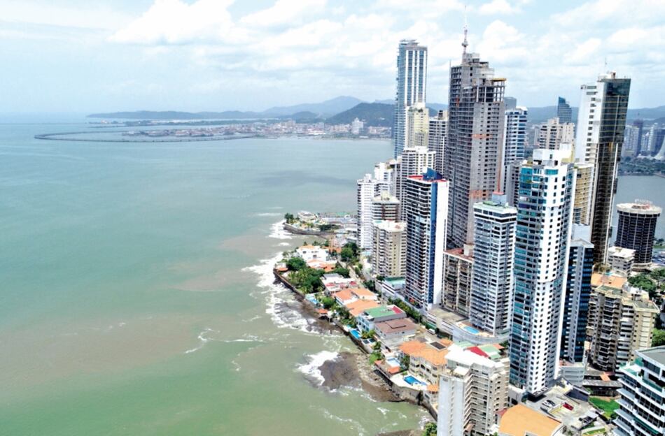 Alcalde José Luis Fábrega reitera que consulta para la playa será a mano alzada