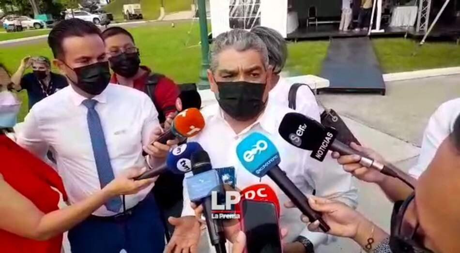 Gobierno exigirá a funcionarios vacunación contra la Covid-19 o prueba negativa cada semana