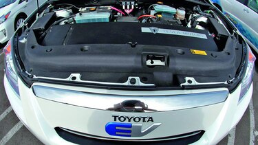 Mazda se asocia con Toyota Corp.