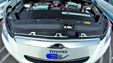 Mazda se asocia con Toyota Corp.