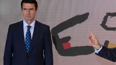 Dimite ministro español de Industria salpicado por investigación del ICIJ