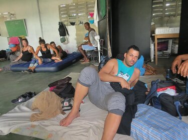 A punto de colapsar frontera de Paso Canoas por llegada masiva de cubanos migrantes