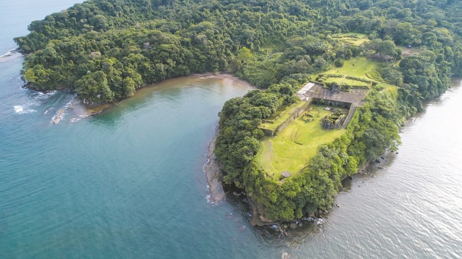 El Castillo de San Lorenzo y el poblado de Chagres