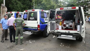 Minsa recibe 15 ambulancias para regiones de difícil acceso