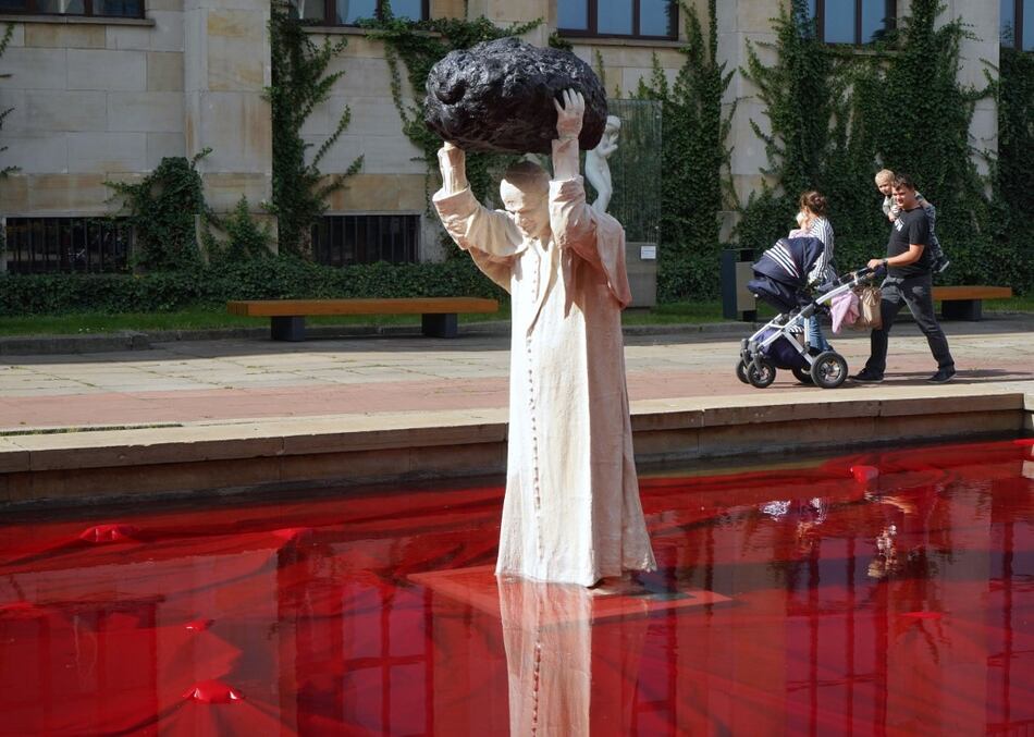 Juan Pablo II, de papa a ‘superhombre’