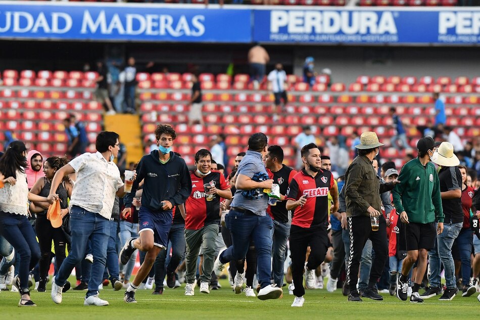 Al menos 26 personas resultaron heridas tras pelea en un partido de fútbol de la liga mexicana
