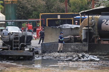 Explosión bajo el puente de las Américas: investigan posible chispa en ambiente cargado de combustibles