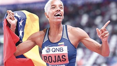 Guaidó y Maduro felicitan a Yulimar Rojas