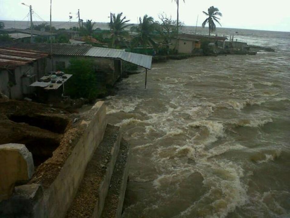 Cierran vía en Palmas Bellas, Colón
