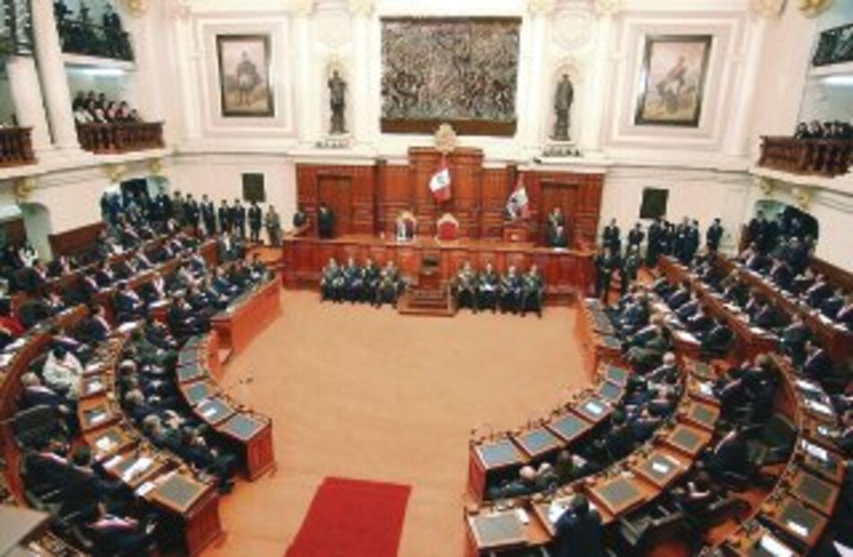 Congreso de Perú, a subasta