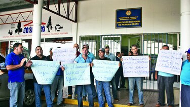 Taxistas demandan anulación de elecciones