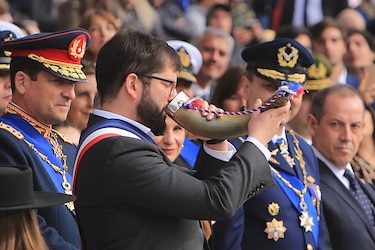 Boric protagoniza su primera Parada Militar de las Fuerzas Armadas de Chile con algunos pitos y abucheos