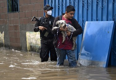 La tormenta Amanda deja 14 muertos en El Salvador
