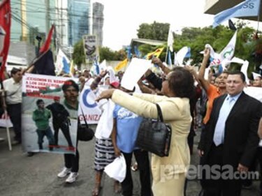 La 'contra marcha' empañó una actividad pacífica, dicen trabajadores