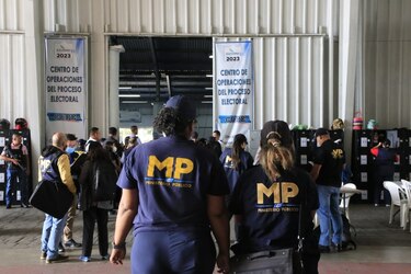 La Fiscalía de Guatemala ordena un nuevo registro en las instalaciones del Tribunal Supremo Electoral