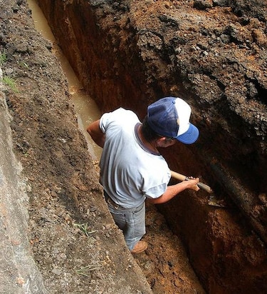 Suministro de agua afectado en Santiago por rotura de tubería