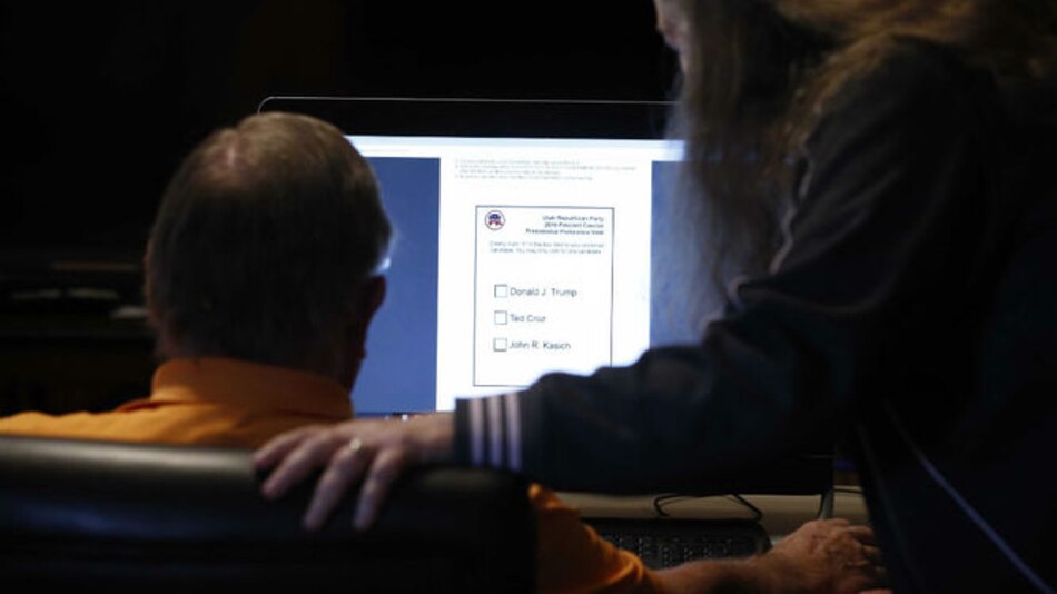 Trump y Clinton buscan consolidar ventaja en primarias de EU