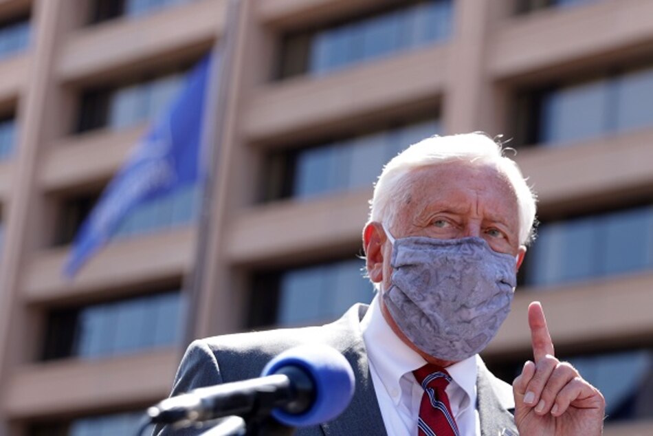 Cámara de representantes de EU vota plan de ayuda al correo en plena polémica electoral