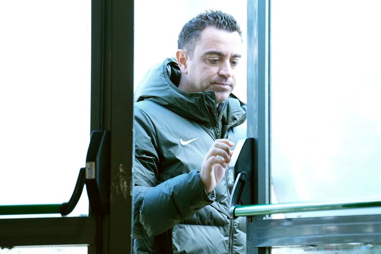 Xavi espera un Nápoles ‘valiente’ y pide que Montjuïc sea ‘una olla a presión’