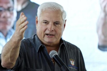 Martinelli utiliza el Metro en campaña de José Domingo Arias