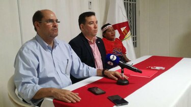 Precandidatos presidenciales del partido Alianza firman pacto ético