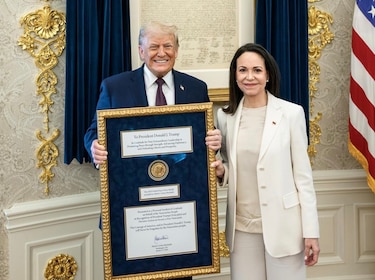Trump dice que María Corina Machado le ‘obsequió’ su Premio Nobel de la Paz