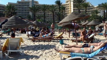 27 muertos en un ataque terrorista en Túnez contra dos hoteles