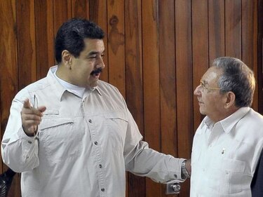 Raúl Castro se reúne con el presidente venezolano Nicolás Maduro en La Habana