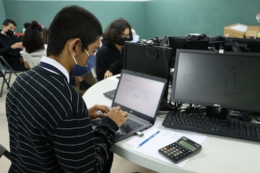Limitado informe de variación de precios en los colegios