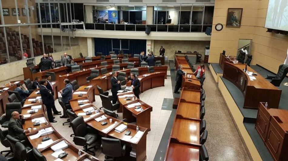 Se cae sesión del pleno durante discusión en segundo debate del proyecto 245