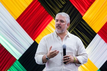 Duque habría comprado software espía Pegasus con fondos incautados al narcotráfico