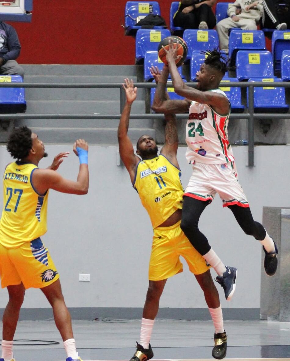 Toros de Chiriquí vencen 74-45 a los Correcaminos de Colón y toman ventaja en las finales de la LPB
