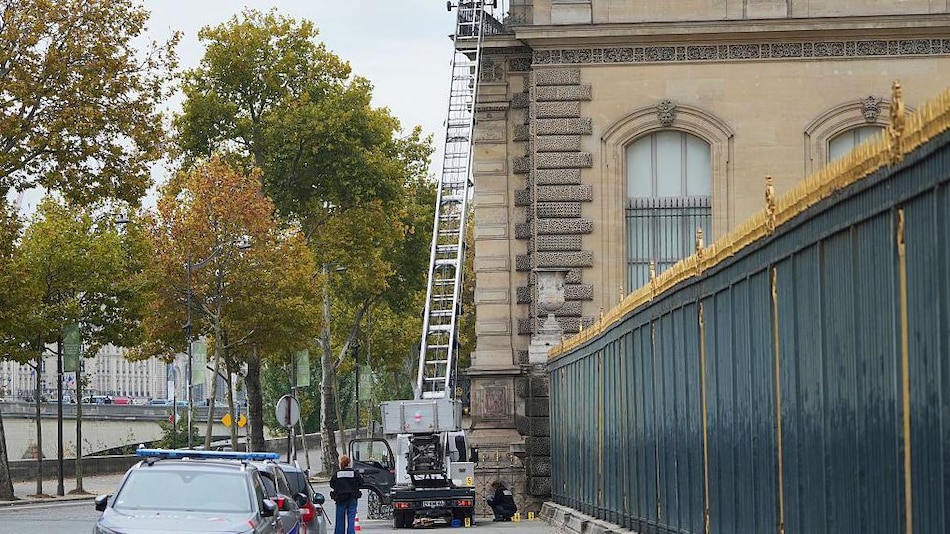 Dos sospechosos fueron detenidos por el robo del Louvre cuando uno de ellos iba a salir del país