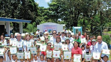 Banco Lafise impulsa el programa ‘Una computadora por niño’