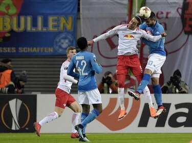 Napoli se despide en la Liga Europa, Atlético avanza