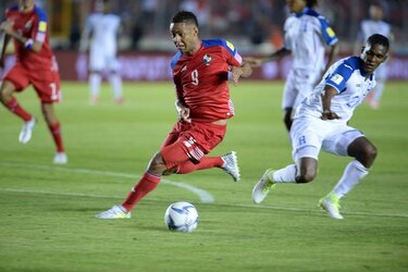 Bolillo Gómez define lista