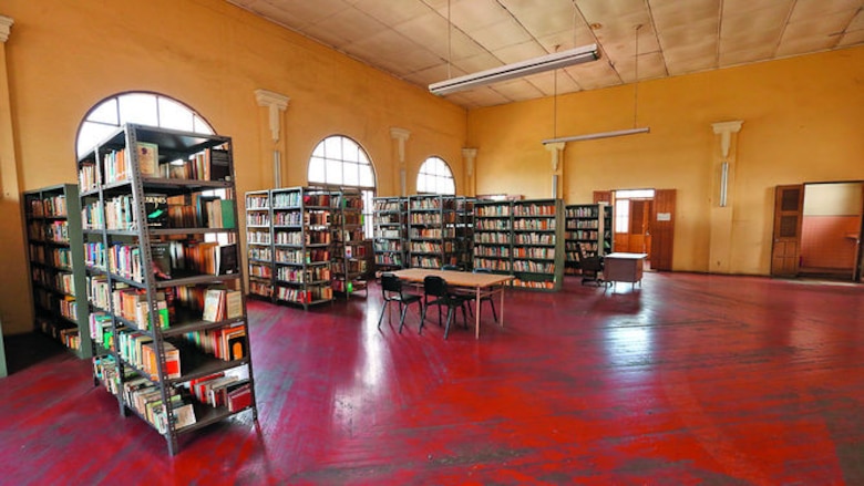 En el olvido, bibliotecas públicas