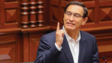 El presidente de Perú se salva de ser destituido