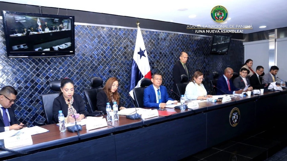 Crean subcomisión para evaluar reformas a los beneficios y auxilios económicos del Ifarhu