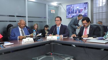 El contralor Gerardo Solís exonera de responsabilidad a las juntas comunales