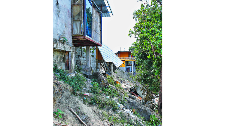 Inspeccionan terreno de deslave en Nueva Libia