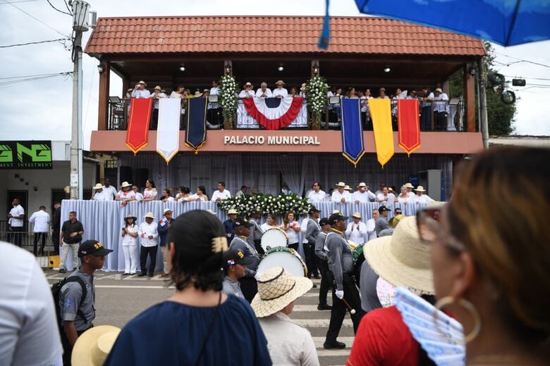 Agua para ricos, agua para pobres: así se bebe en La Villa