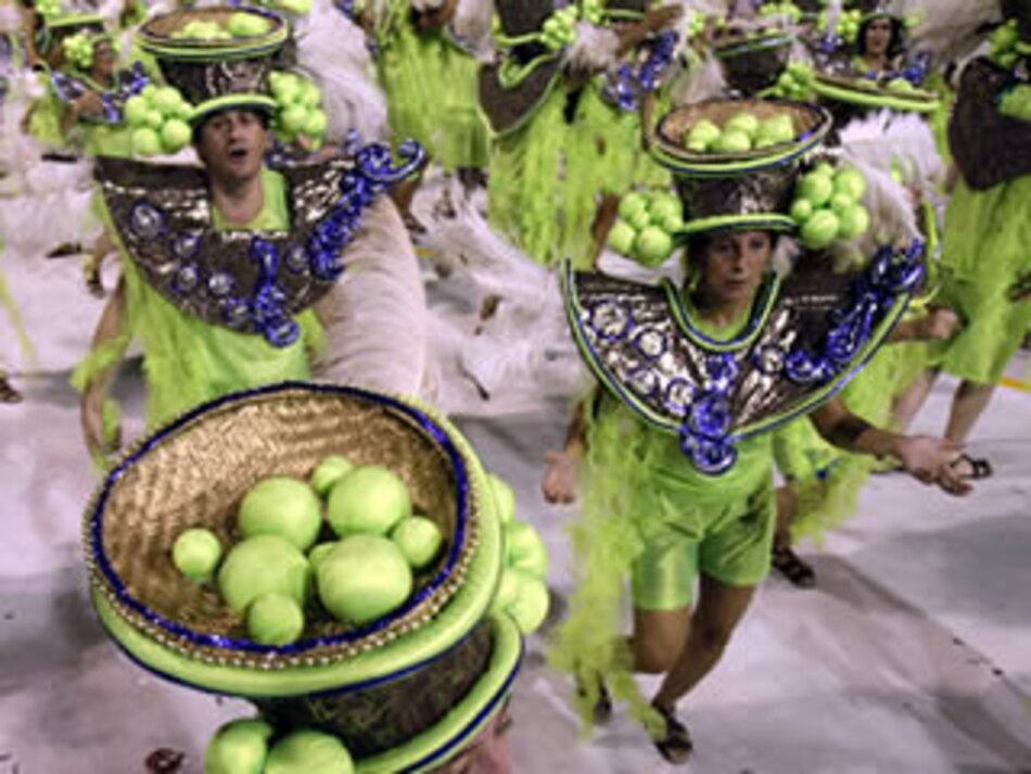 Galo da Madrugada lleva el fervor de Carnaval en Brasil