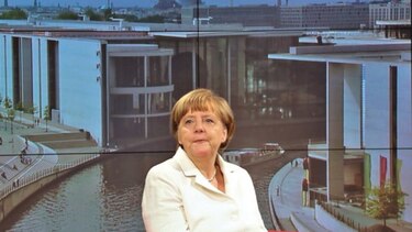 Canciller Angela Merkel ofrece incentivo a Italia