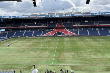 Sanción de 150,000 euros al PSG por no tener el césped en condiciones al empezar la liga