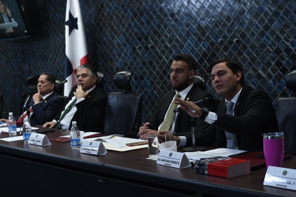 Credenciales aprueba el primer bloque de modificaciones al Reglamento Interno