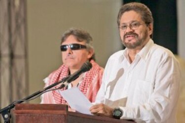 EU pide extradición de dos negociadores de las FARC