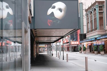 Las salas de teatro de Broadway exigirán vacunas y mascarillas