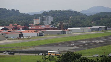 Suspenden vuelos en aeropuerto de Albrook por fuerte tormenta